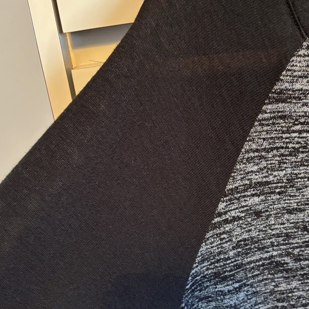 EUC Women's Long Sleeve Raglan Top - Black/Charcoal Fits XL- no tags on this - Picture 2 of 4